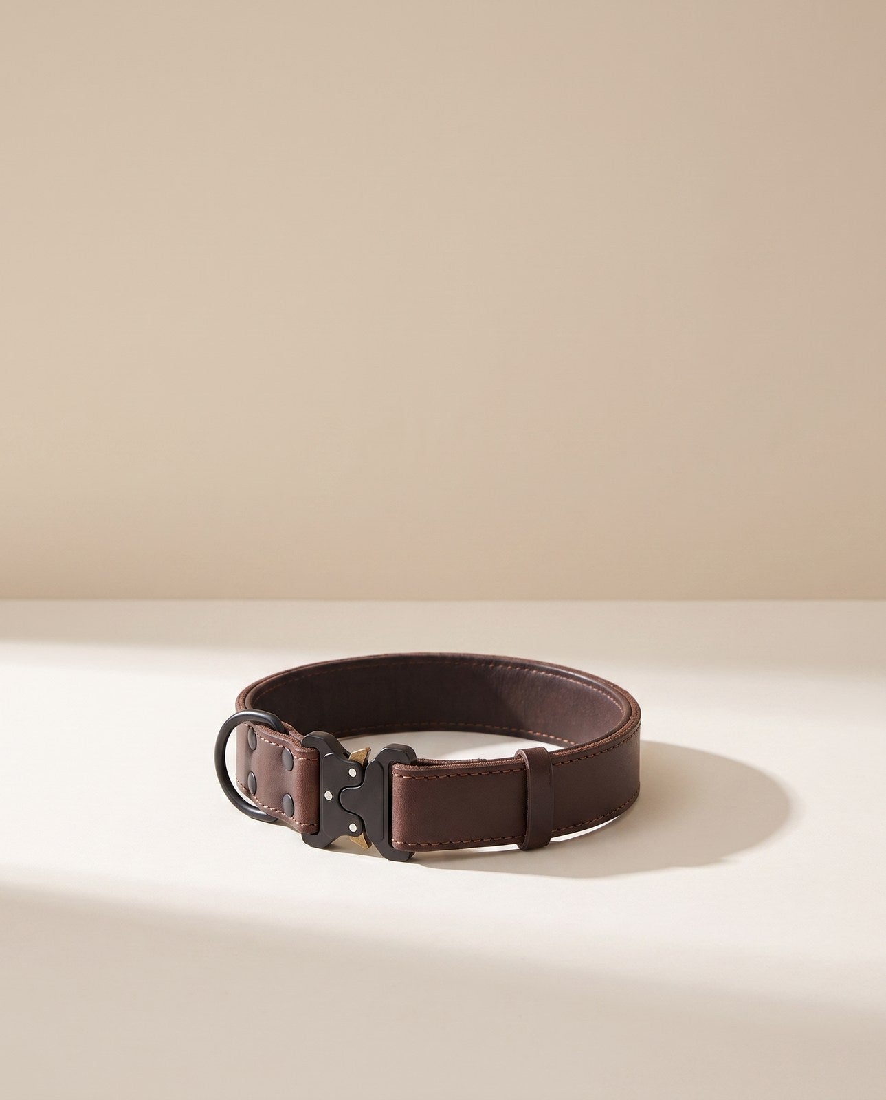 Halden Leather Collar