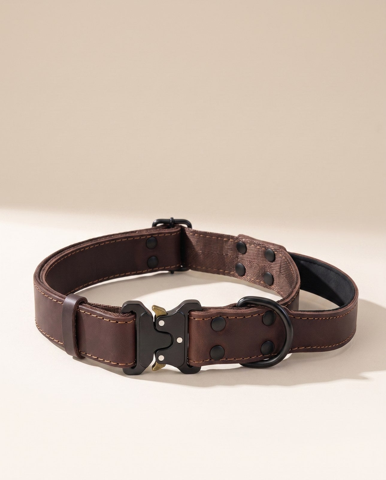 Halden Leather Collar